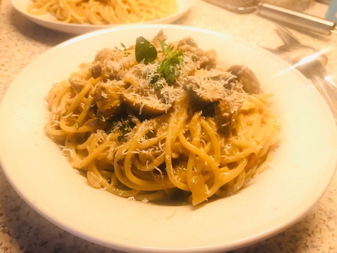 如何用剩余食材制作意大利面与蘑菇