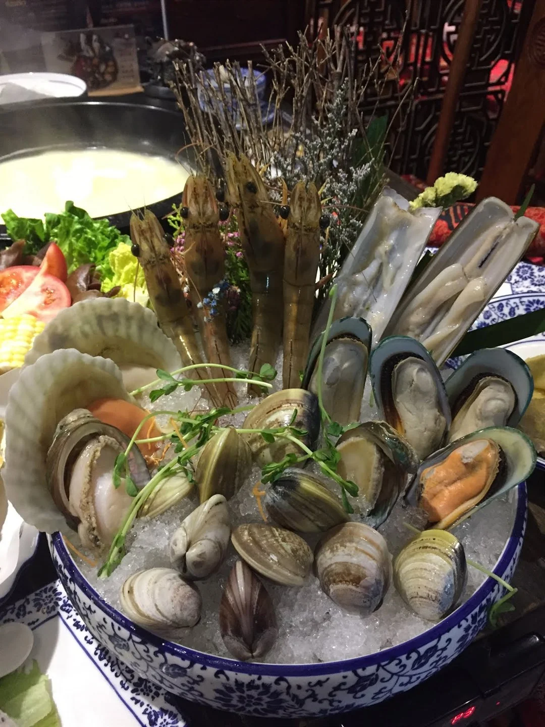 火锅海鲜拼盘的色彩搭配原则_金年会