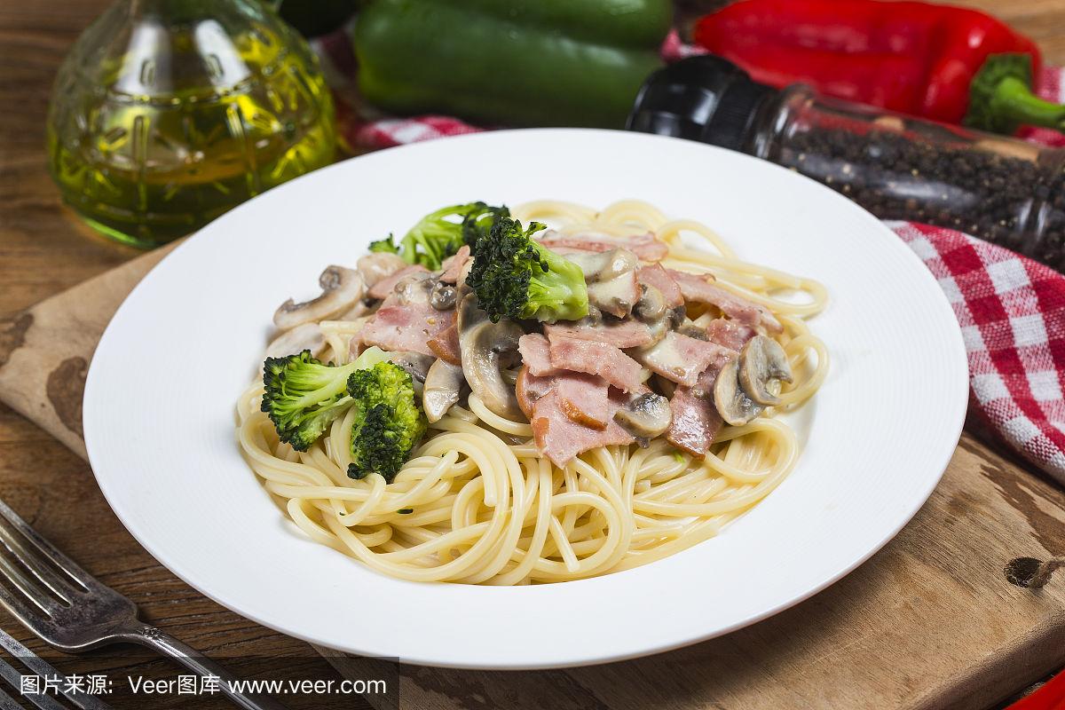 【金年会官网】如何制作速食型意大利蘑菇面